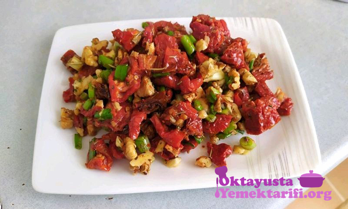 Kuru Domates Salatası Tarifi